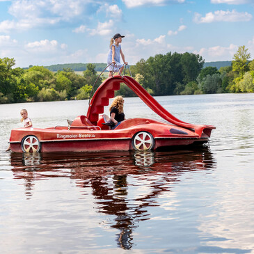 Camping-Katzenkopf-Tretbootfahren